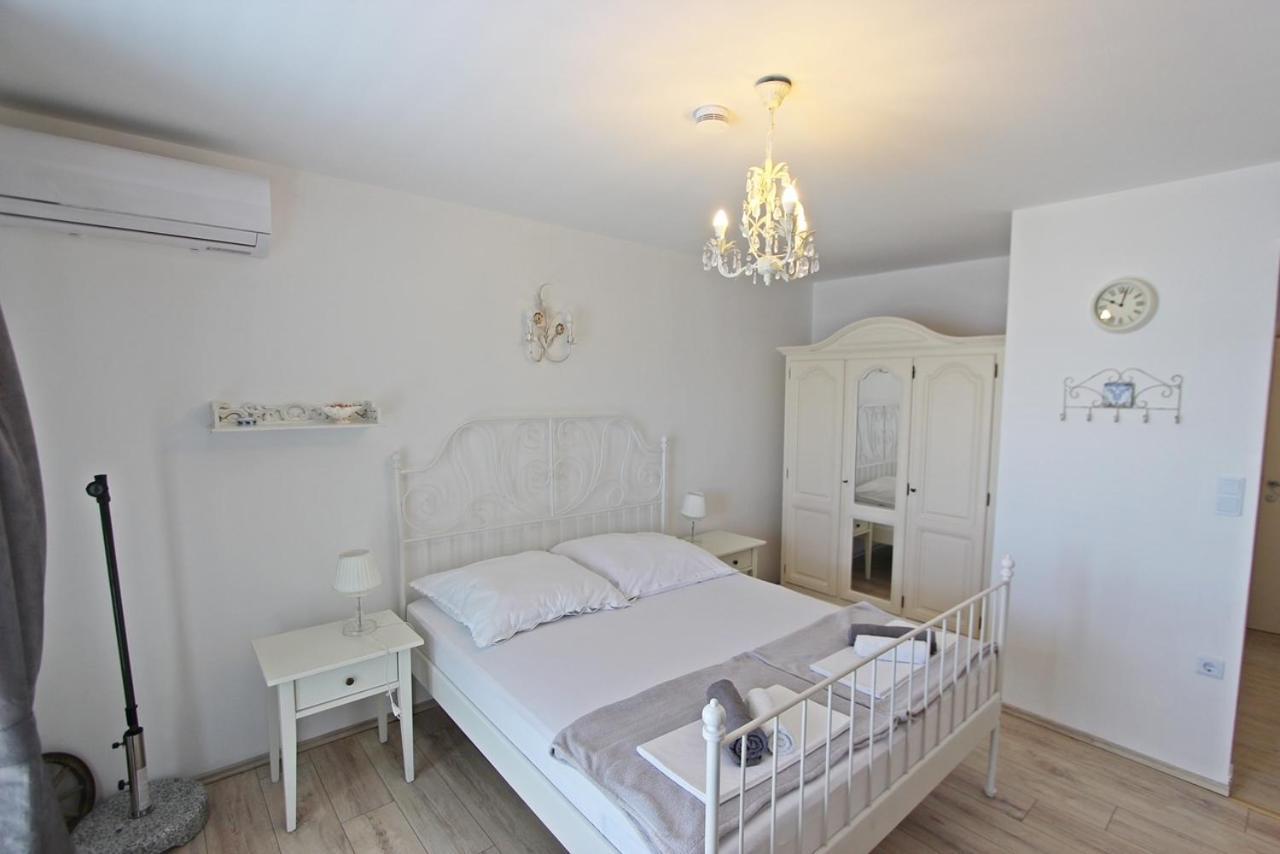 Villa Danica Murter Betina  Exterior foto